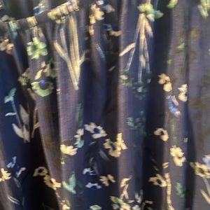 Chaps  women’s Blouse 2X flowing bottom Excellent condition NWT